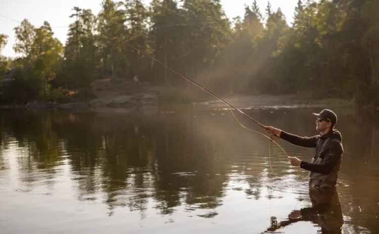 MH1 3898 2379x1350 c center