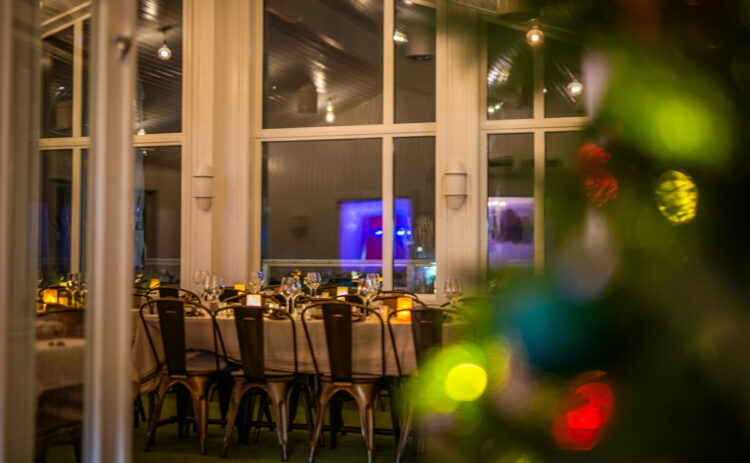 Bild på uppdukat bord på Flottsbro värdshus.